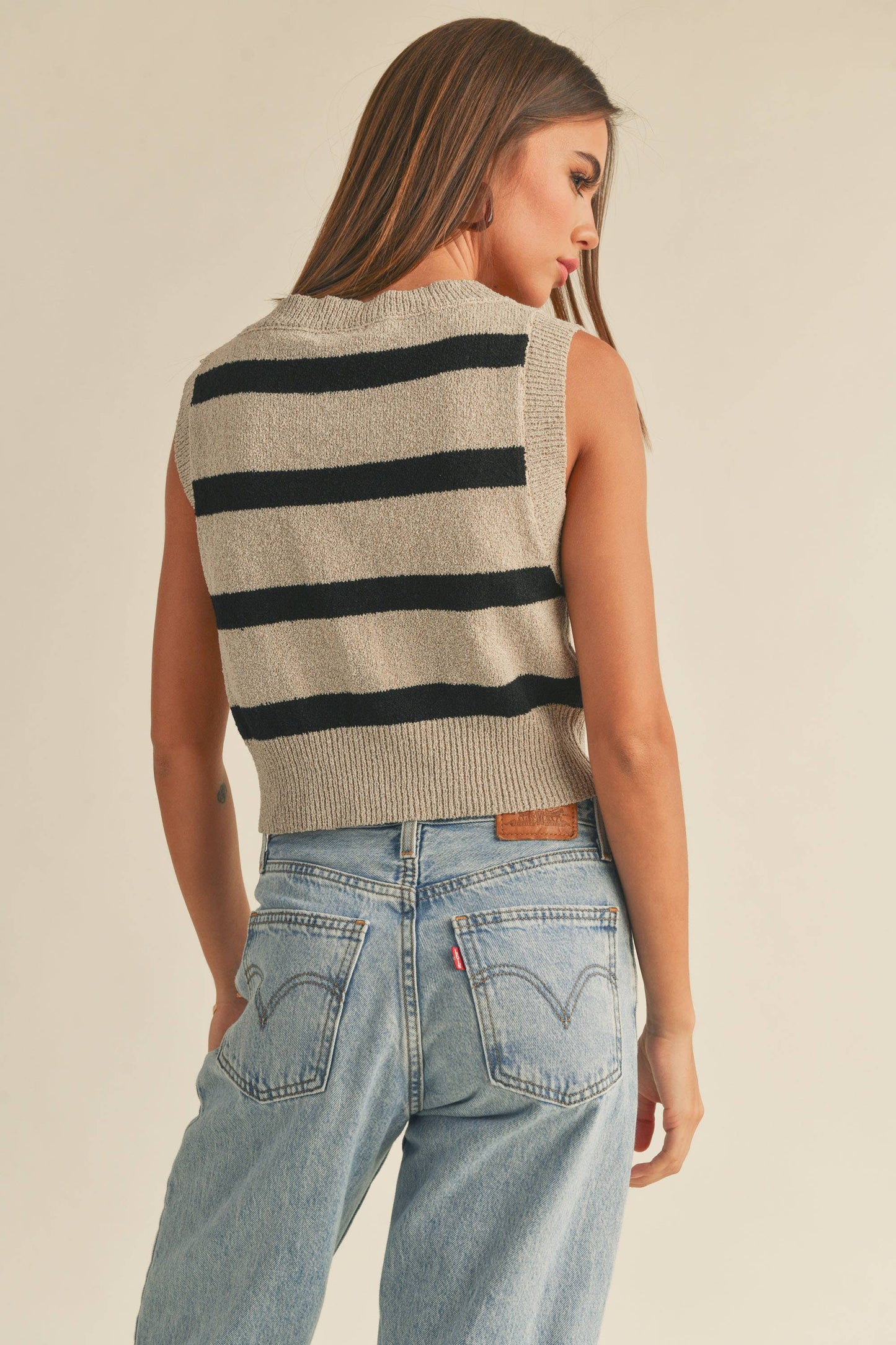 STRIPED PATTERN KNITTED VEST