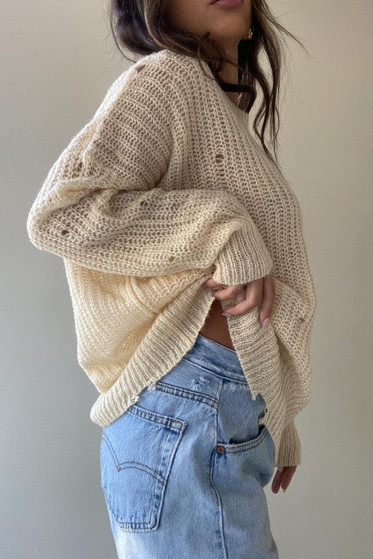 OVERSIZED KNIT SWEATER