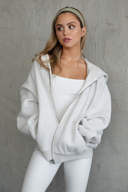 OVERSIZED ZIP-UP SWEATSHIRT