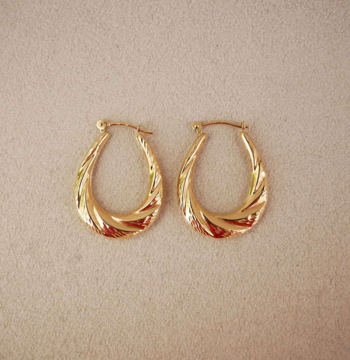Oval Hoops