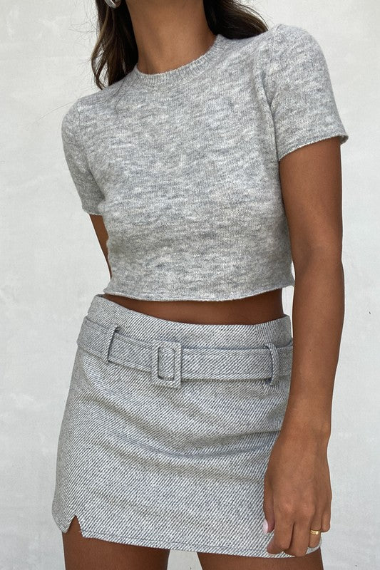 SHORT SLEEVE SWEATER TOP